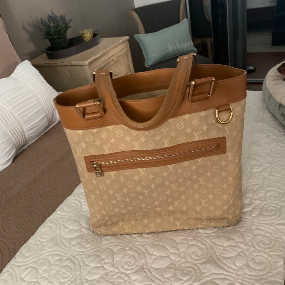 ♥️SALE🌹AUTHENTIC 🌹LOUIS VUITTON MINI LIN LUCILLE